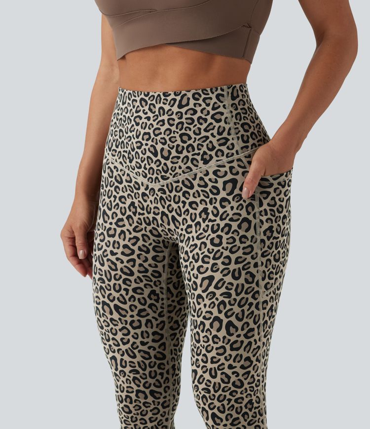 Halara UltraSculpt™ SoCinched leggings de yoga de talle alto con estampado de leopardo, efecto moldeador para el abdomen y con bolsillos