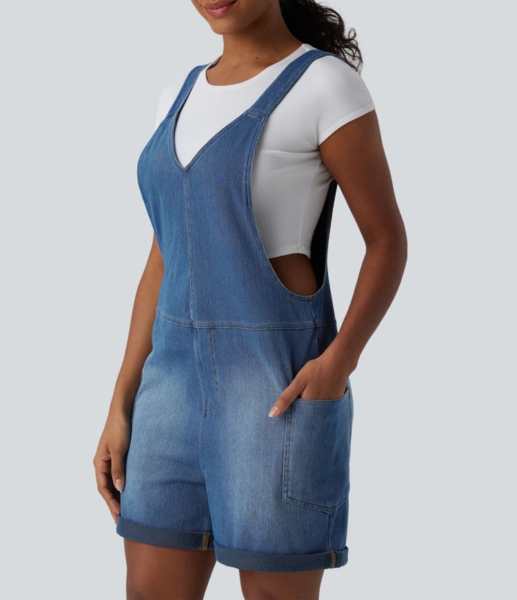 Halara Flex™ - Latzhose aus gewaschenem Denim mit V-Ausschnitt, Seitentaschen und gerolltem Saum