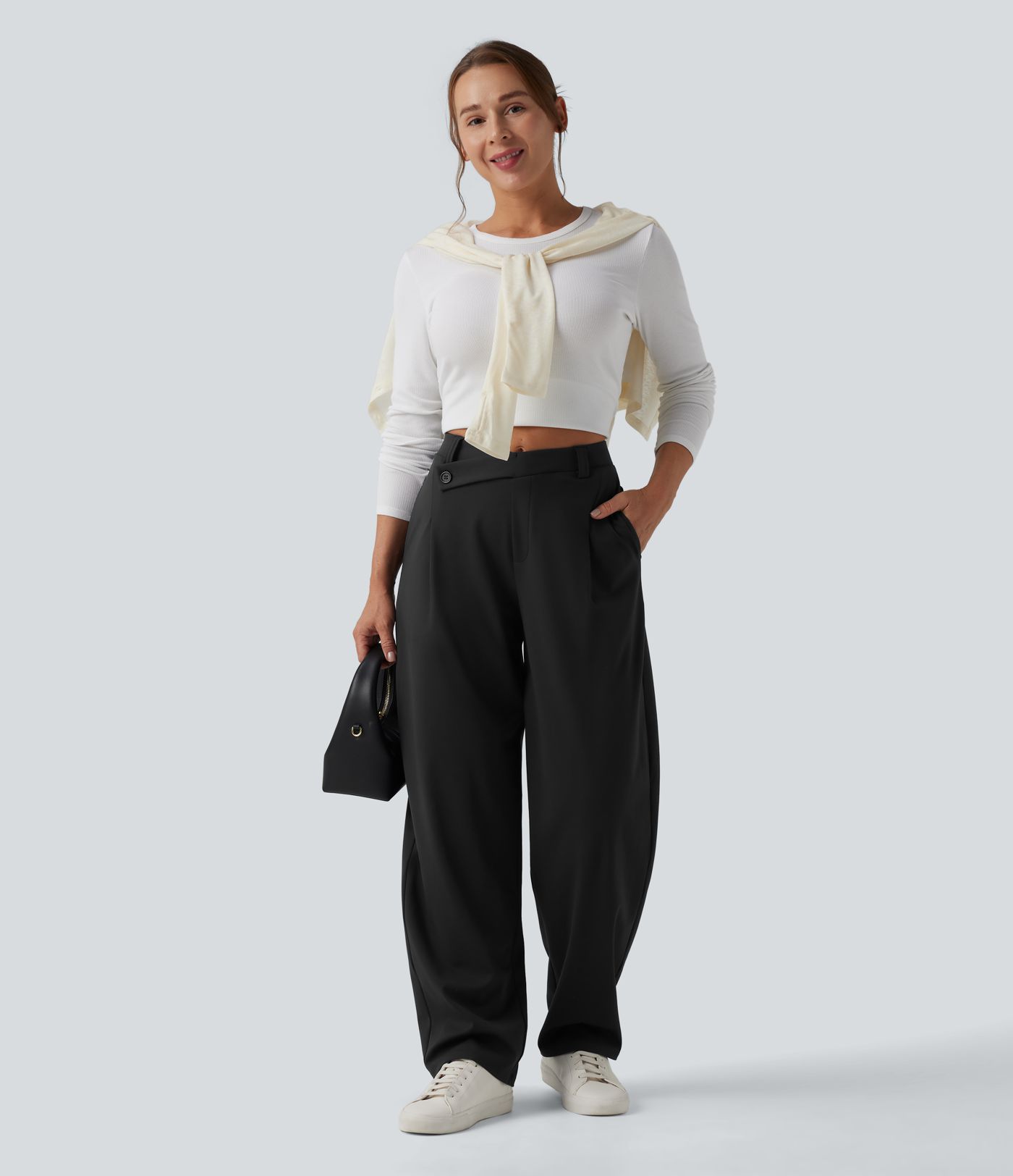 Halara Flex™ DayStretch - Schmal zulaufende Stoffhose mit hohem Bund, Seitentaschen und asymmetrischem Design