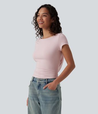 Båtringad kortärmad, avslappnad t-shirt med draperad rygg