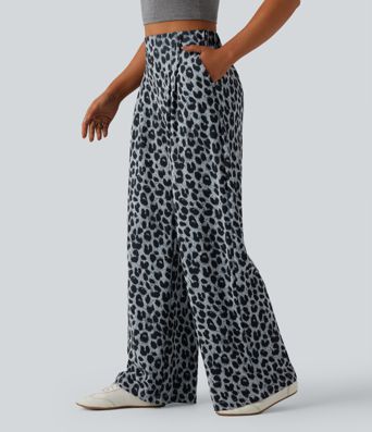 Hoch taillierte, weit geschnittene Freizeithose mit Leopardenprint, Waffelstruktur und Taschen