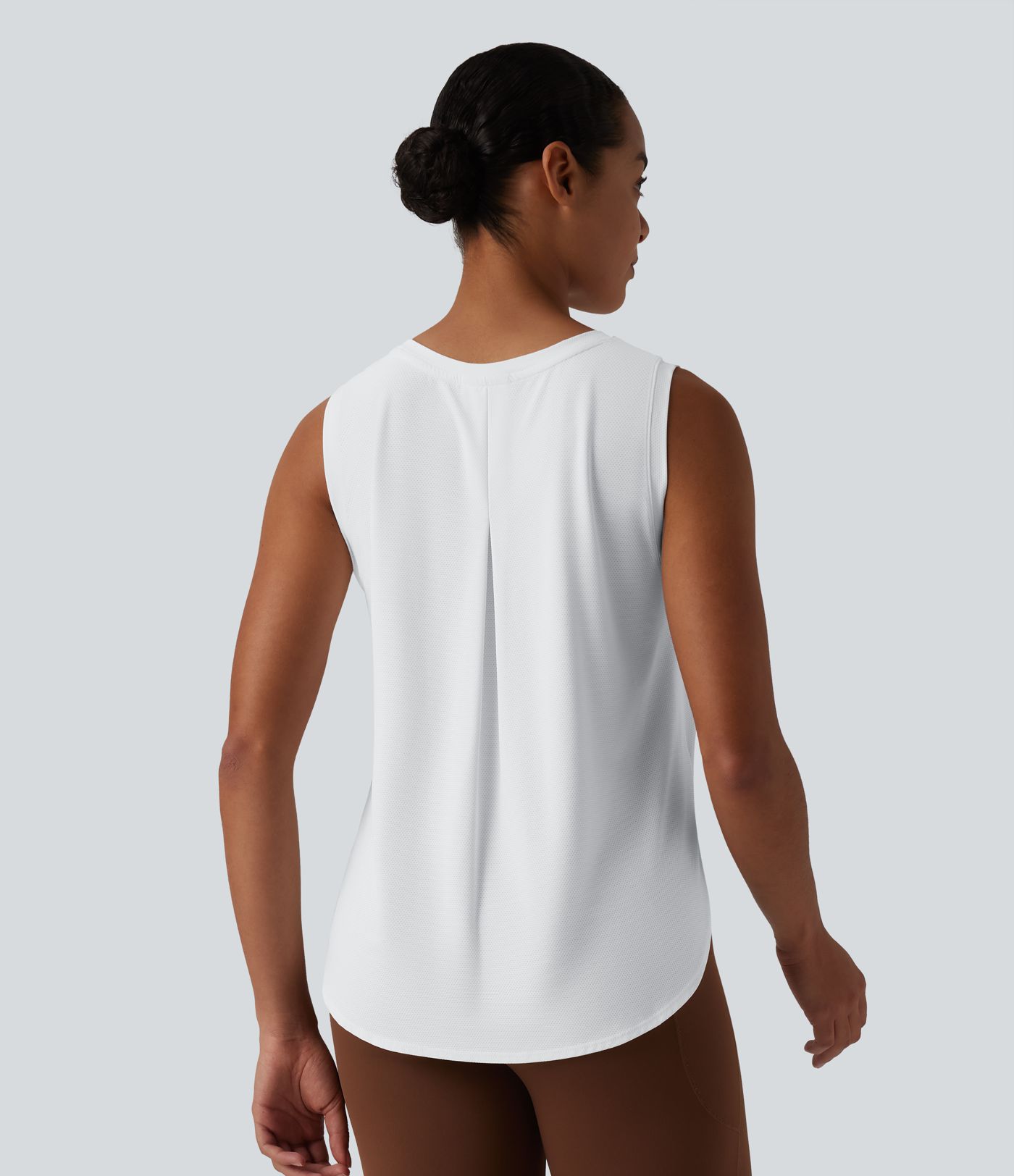 Round Neck Curved Hem Workout Tank Top