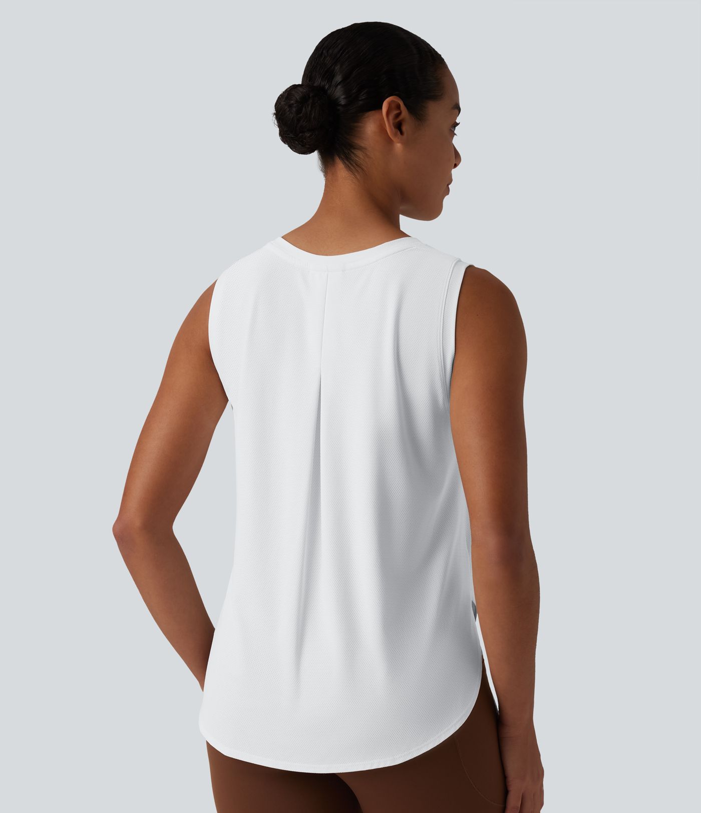 Round Neck Curved Hem Workout Tank Top