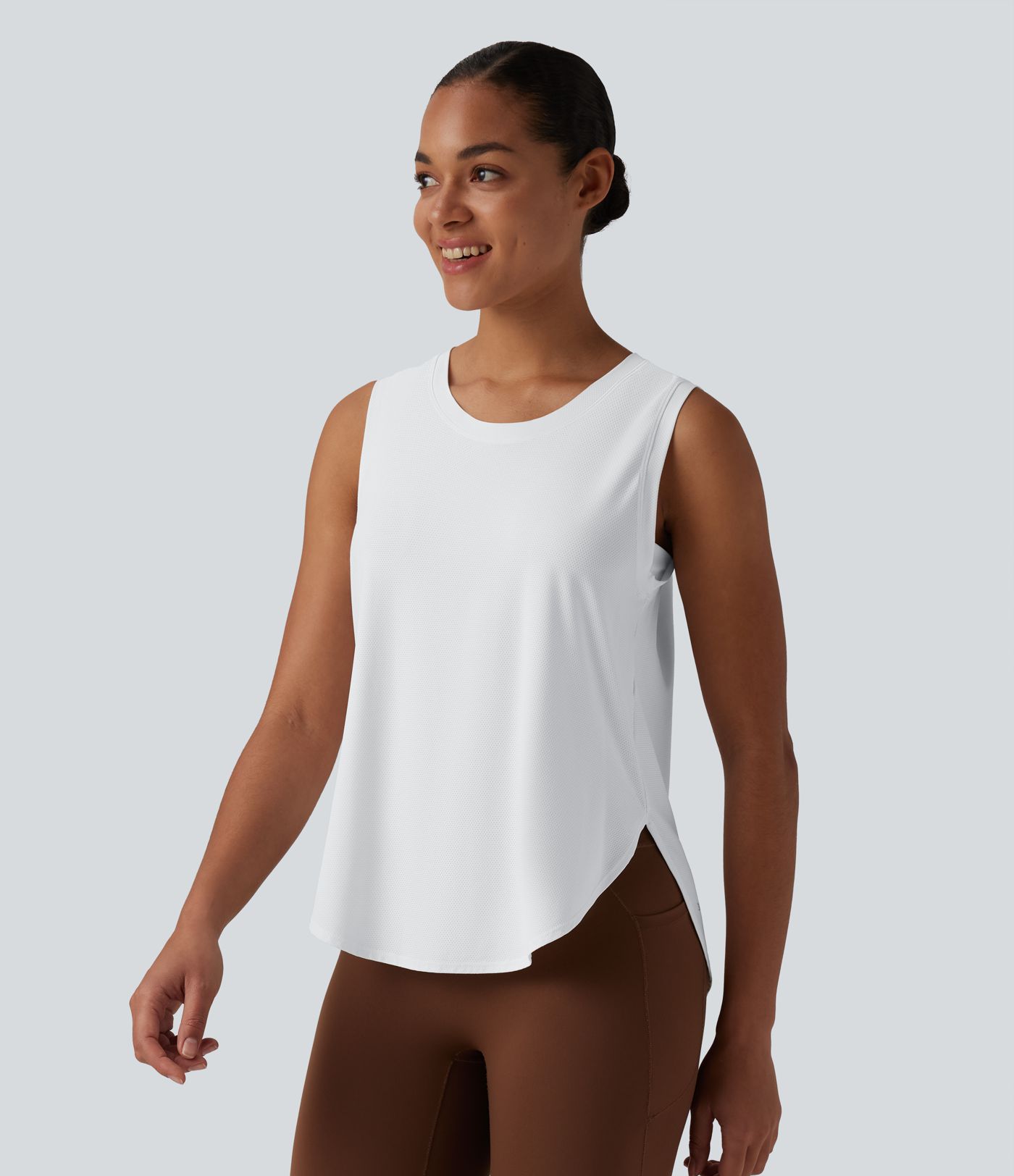 Round Neck Curved Hem Workout Tank Top