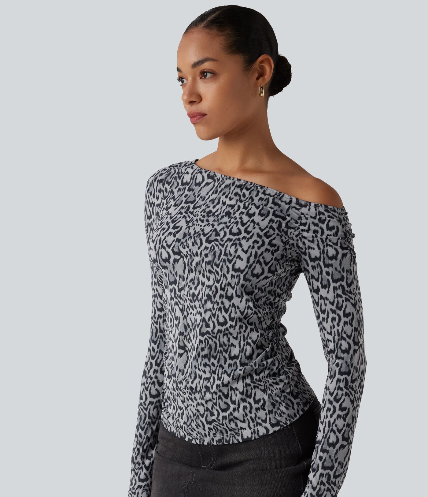 One Shoulder Long Sleeve Leopard Print Casual T-Shirt