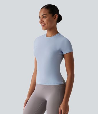 Top deportivo de punto acanalado con cuello redondo y mangas cortas