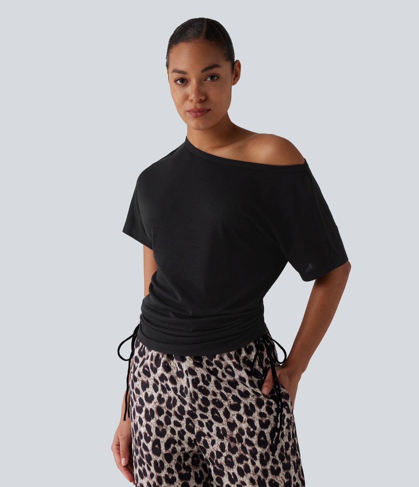 Lässiges One-Shoulder-Kurzarm-T-Shirt aus Wollmischung mit Kordelzug