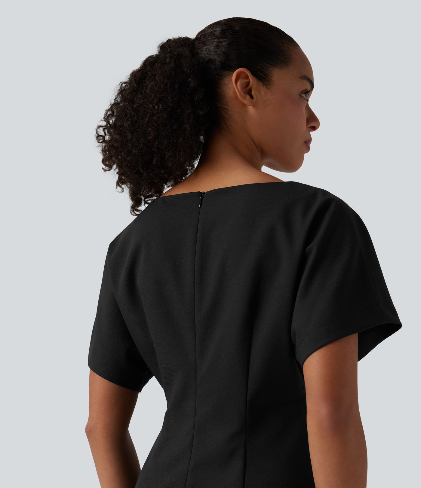 Robe mi-longue de travail col bateau manches courtes mélange lin