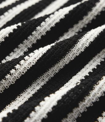 Ležérní svetr s krátkým rukávem a barevným blokovým pruhováním