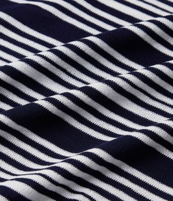 V-nyakú, rövid ujjú, csíkos mindennapi póló