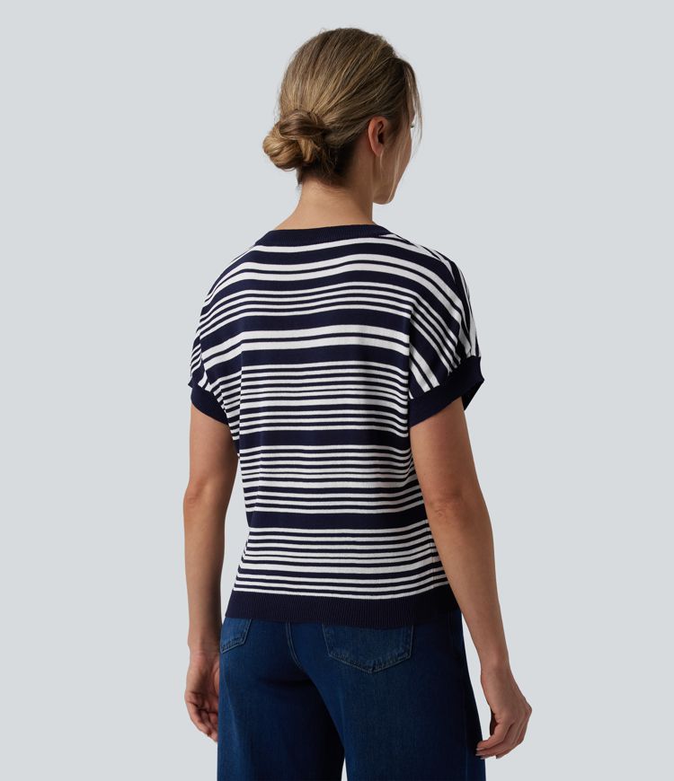 V-nyakú, rövid ujjú, csíkos mindennapi póló