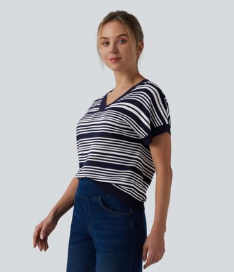 V-nyakú, rövid ujjú, csíkos mindennapi póló