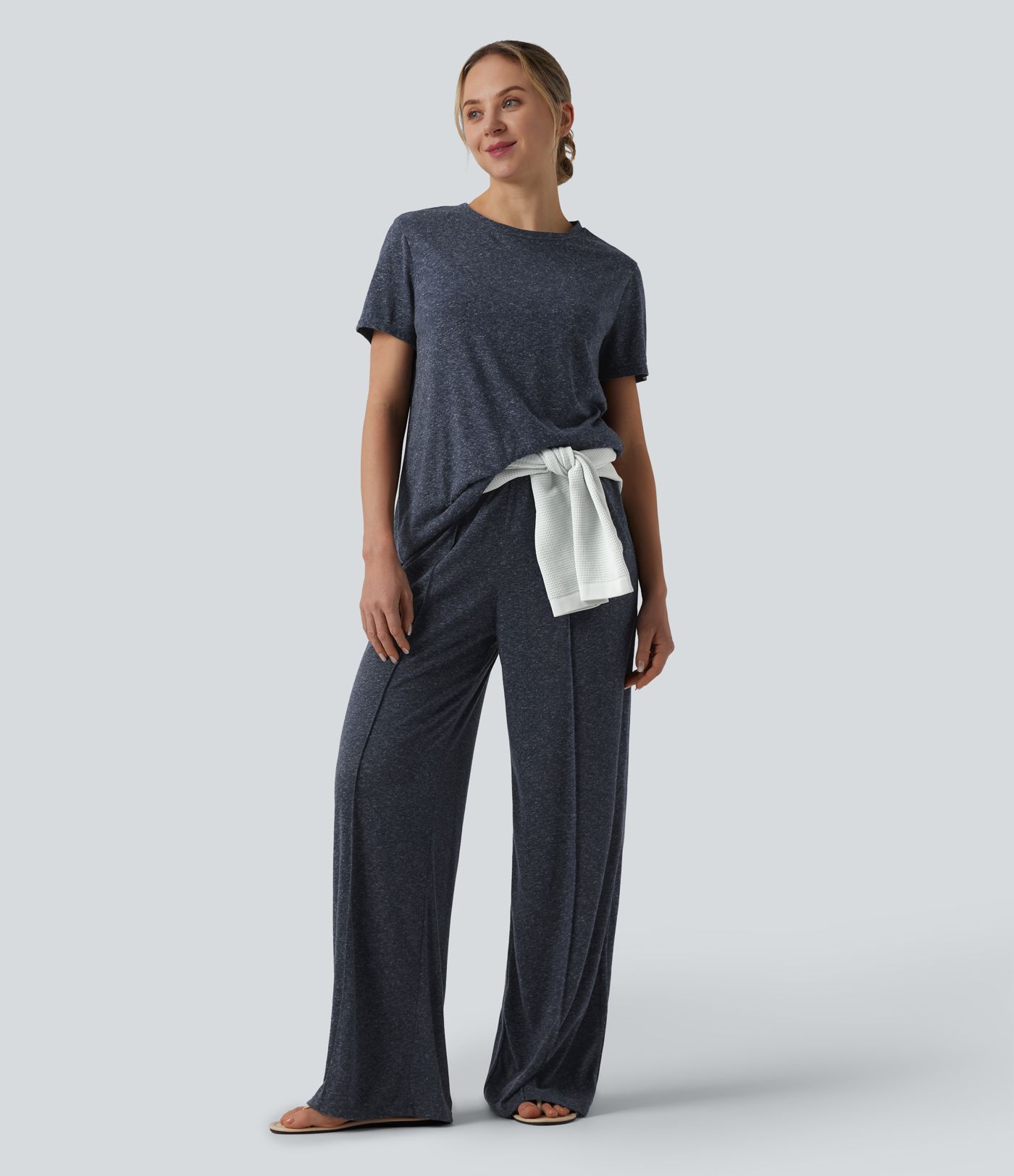 Lässiges T-Shirt aus Leinenmischung mit Rundhalsausschnitt und kurzen Ärmeln