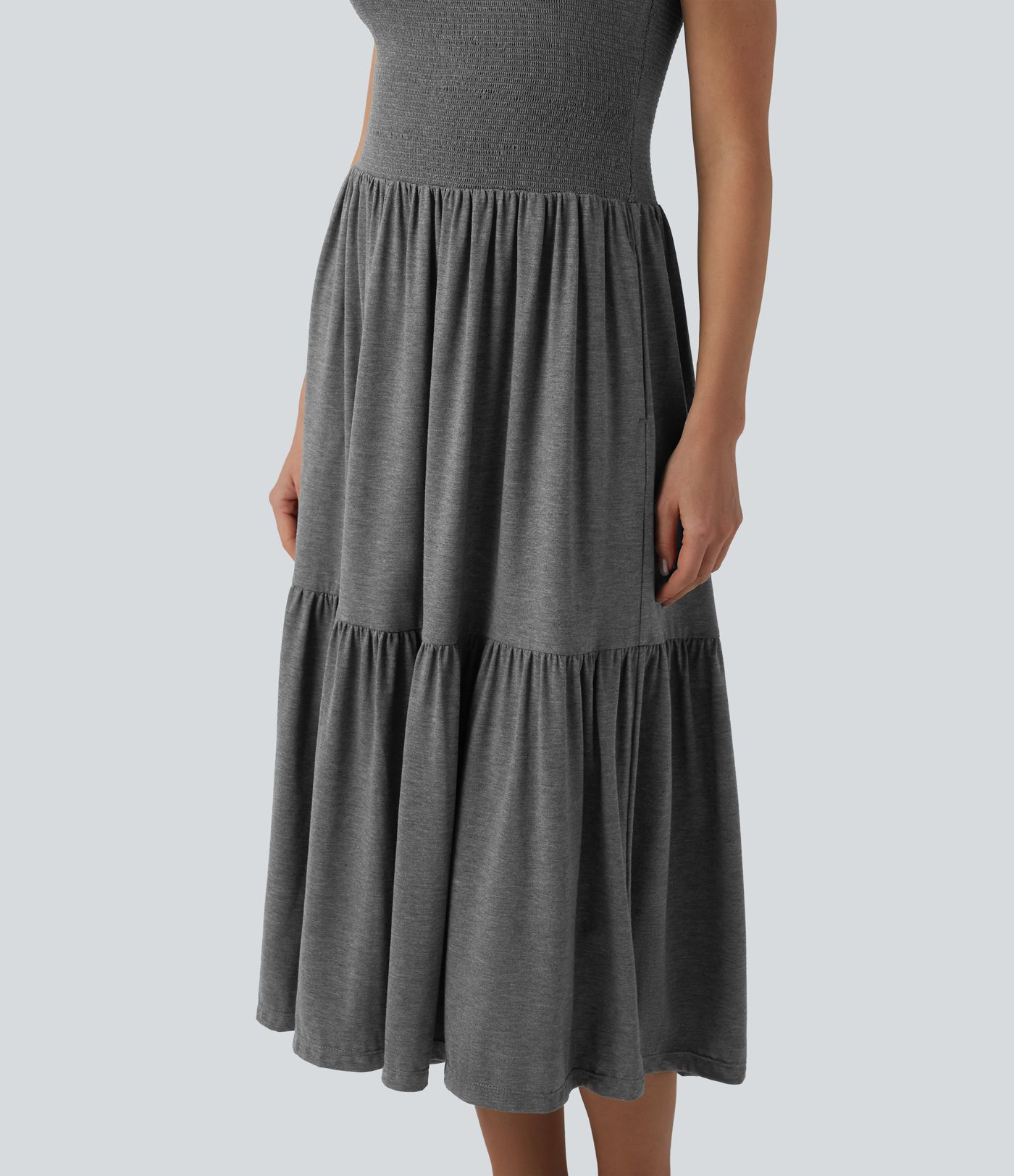 Lässiges, gerafftes Midikleid mit U-Ausschnitt, Seitentaschen und Racerback Lässiges, gerafftes Midikleid mit U-Ausschnitt, Seitentaschen und Racerback