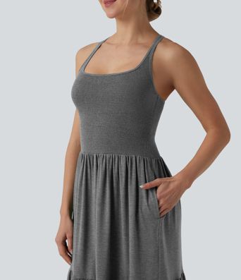 Lässiges, gerafftes Midikleid mit U-Ausschnitt, Seitentaschen und Racerback Lässiges, gerafftes Midikleid mit U-Ausschnitt, Seitentaschen und Racerback