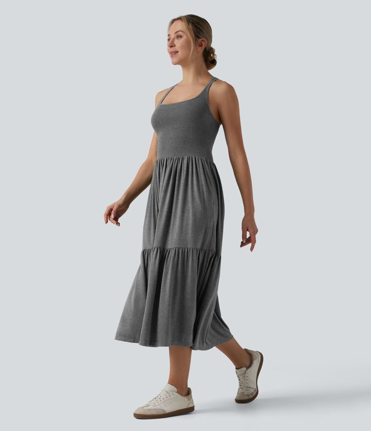 Lässiges, gerafftes Midikleid mit U-Ausschnitt, Seitentaschen und Racerback Lässiges, gerafftes Midikleid mit U-Ausschnitt, Seitentaschen und Racerback