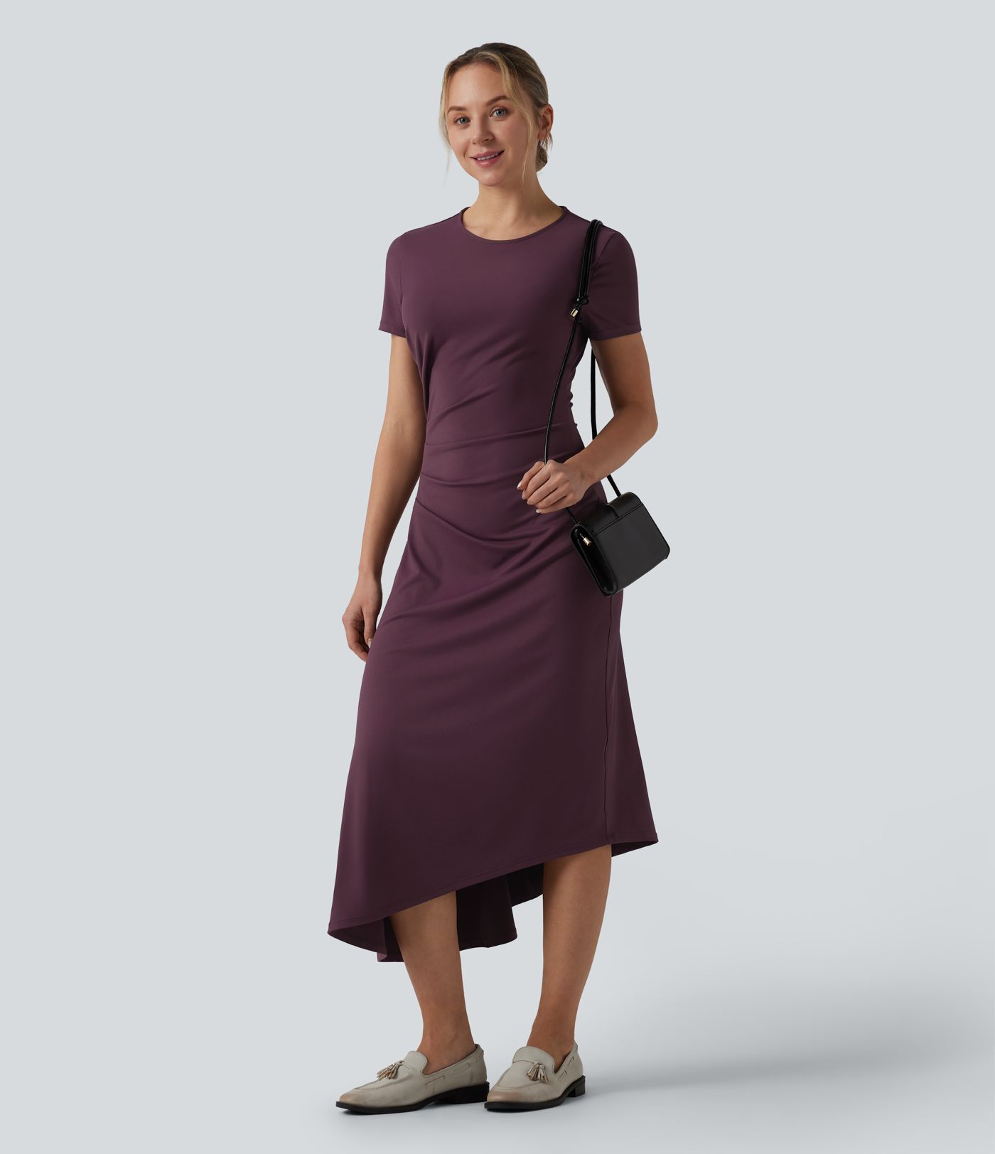 Robe mi-longue de travail col rond manches courtes ourlet asymétrique