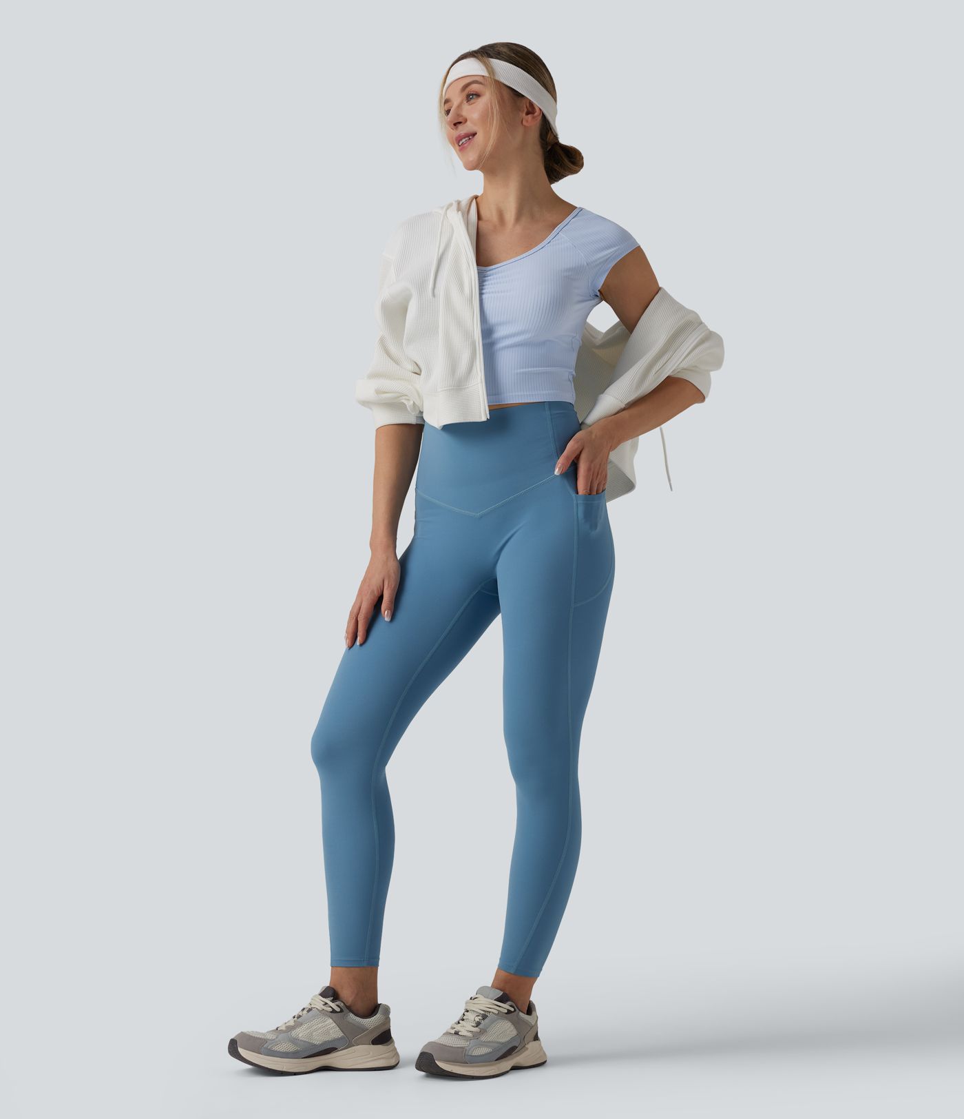 Haut de sport d'entraînement côtelé décolleté cœur manches courtes