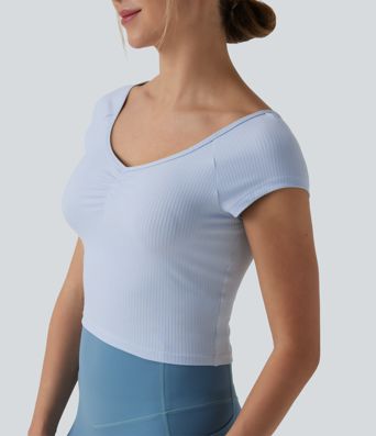 Haut de sport d'entraînement côtelé décolleté cœur manches courtes