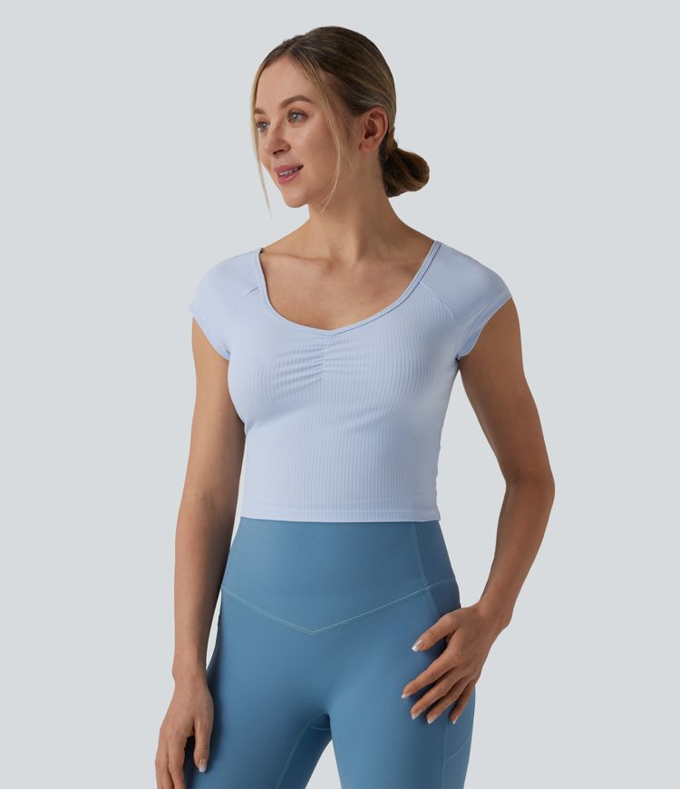 Haut de sport d'entraînement côtelé décolleté cœur manches courtes