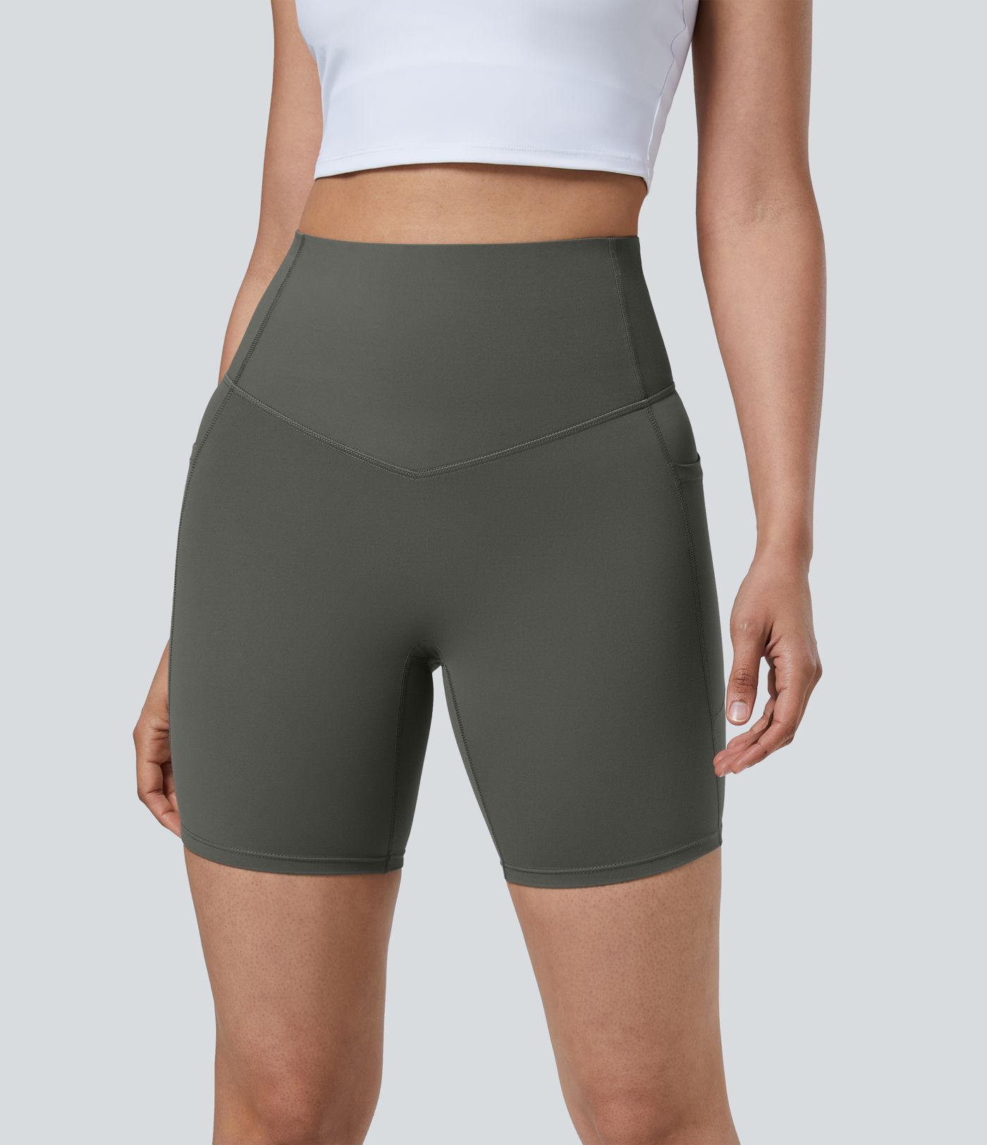 Short cycliste 17,5 cm d'entraînement gainant taille haute avec poches Halara UltraSculpt™