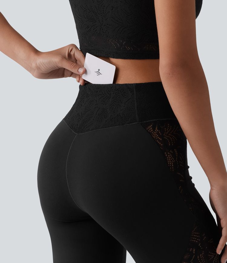 SoftlyZero™ legíny na jogu s vysokým pásom a prekríženým pásom, s kontrastnou čipkou, bootcut (pedal pusher), s vreckom