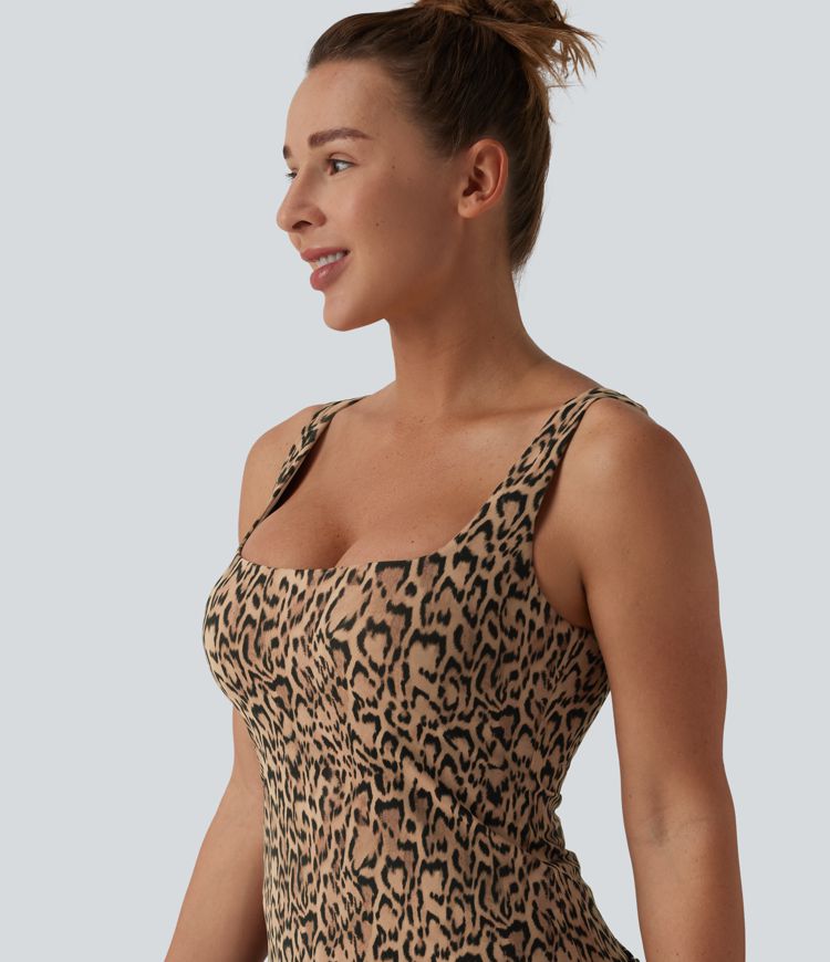 Halara UltraSculpt™ top de yoga sin mangas con escote cuadrado y estampado de leopardo