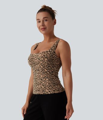 Halara UltraSculpt™ top de yoga sin mangas con escote cuadrado y estampado de leopardo