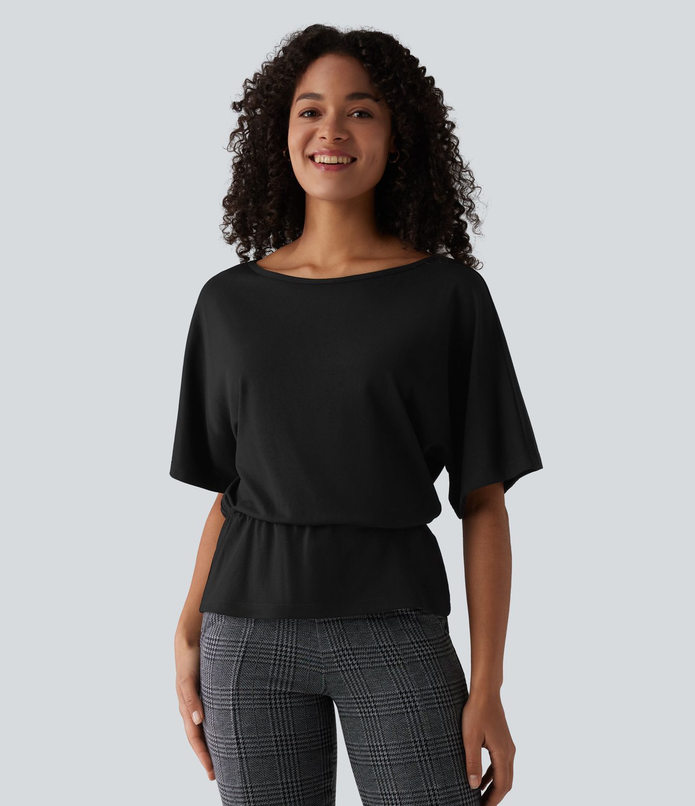 Arbeits-T-Shirt mit U-Boot-Ausschnitt und halblangen Ärmeln