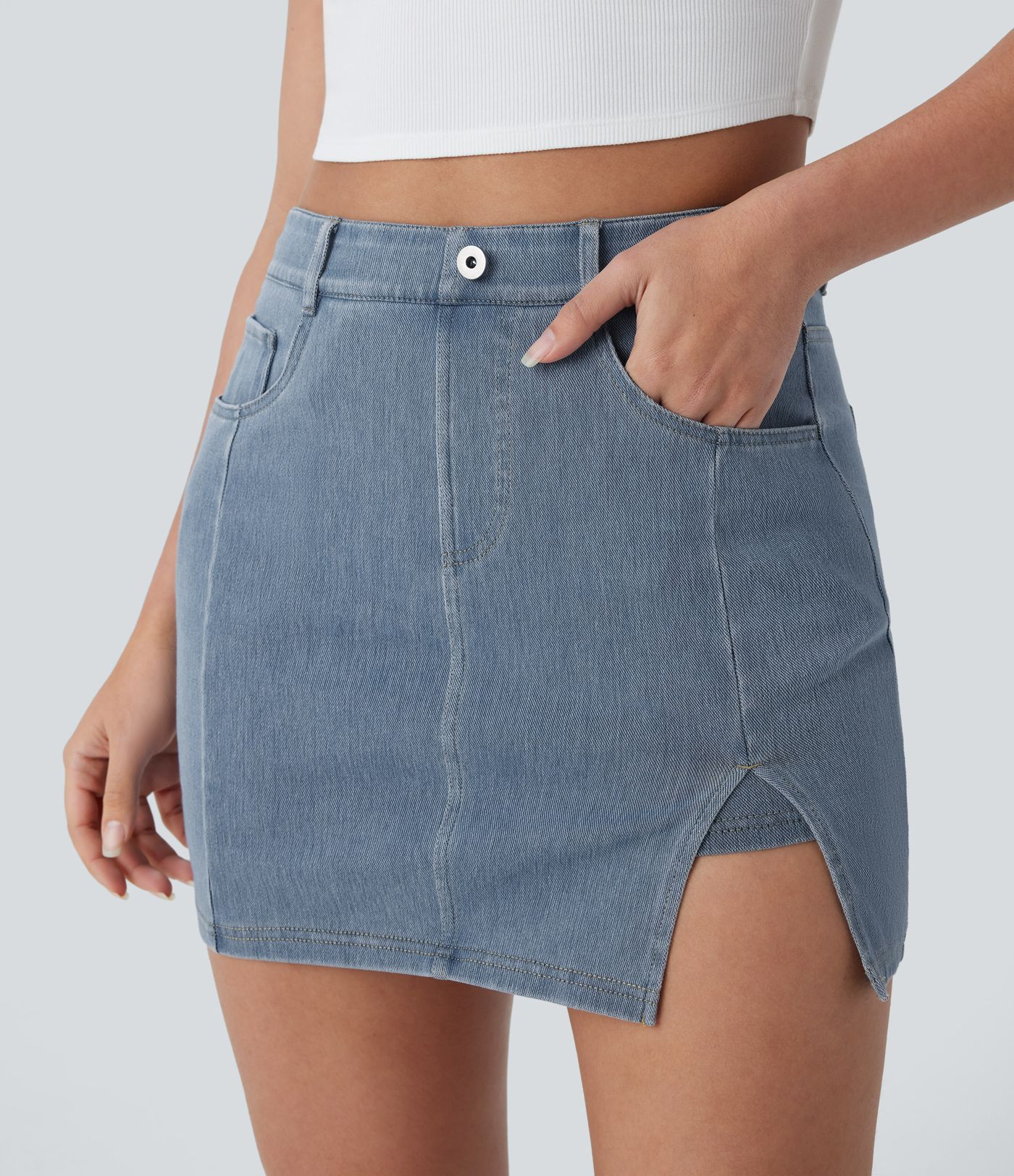 Halara Flex™ Jupe Mini décontractée en Jean Lavé à Taille Haute avec Poches 2-in-1