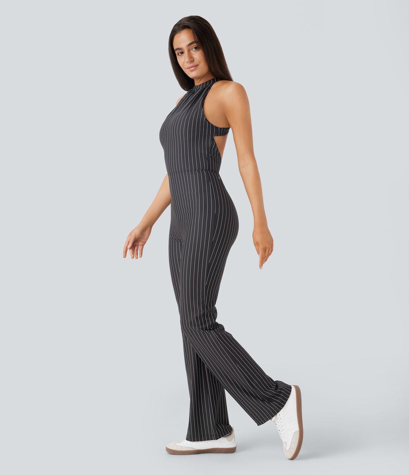 Rückenfreier Yoga-Jumpsuit mit Neckholder, Streifen und Cool-Touch