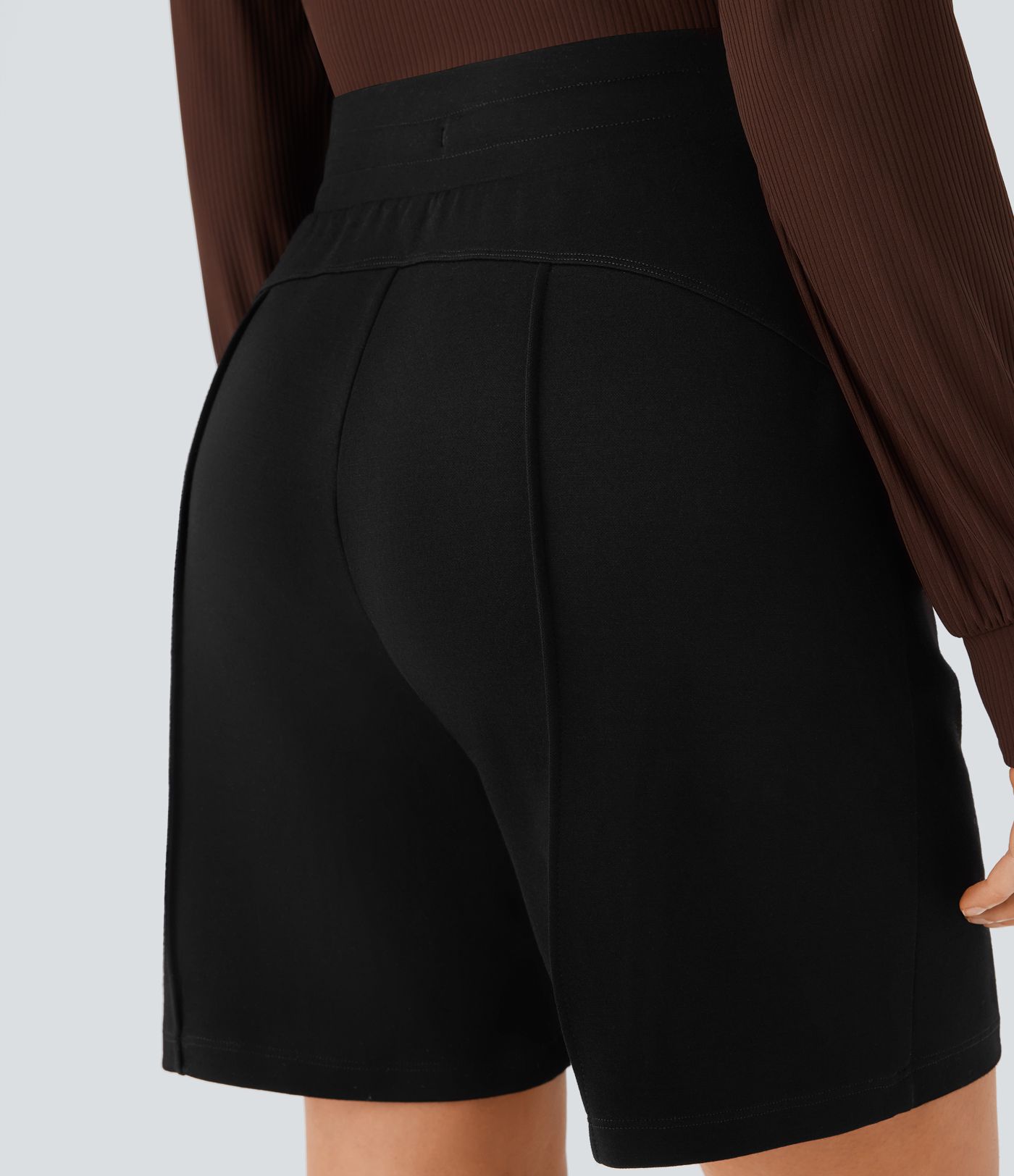 Lässige Bermuda-Shorts aus Sweatstoff mit hohem Bund, Seitentaschen und Kordelzug - 17,8 cm