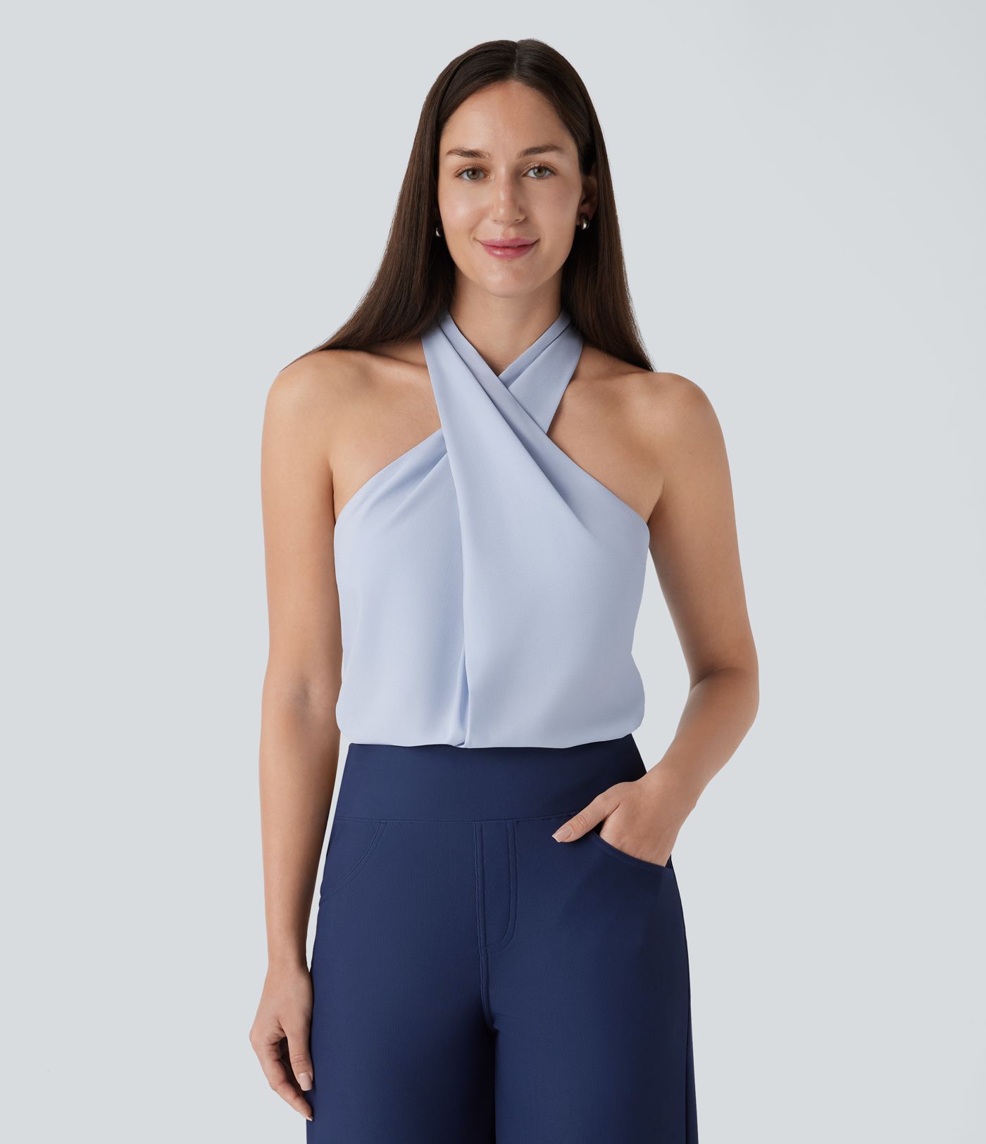 Crossover-Tanktop mit Neckholder und Knöpfen auf der Rückseite