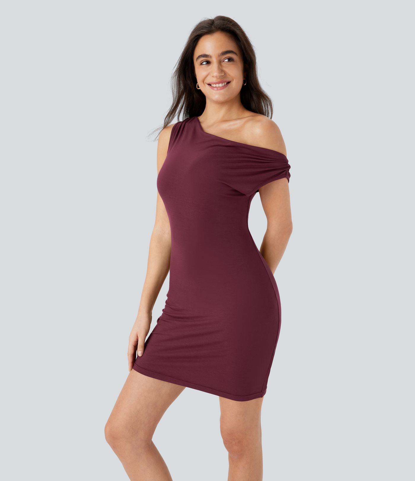 Ärmelloses, figurbetontes Mini-Freizeitkleid mit asymmetrischem Design