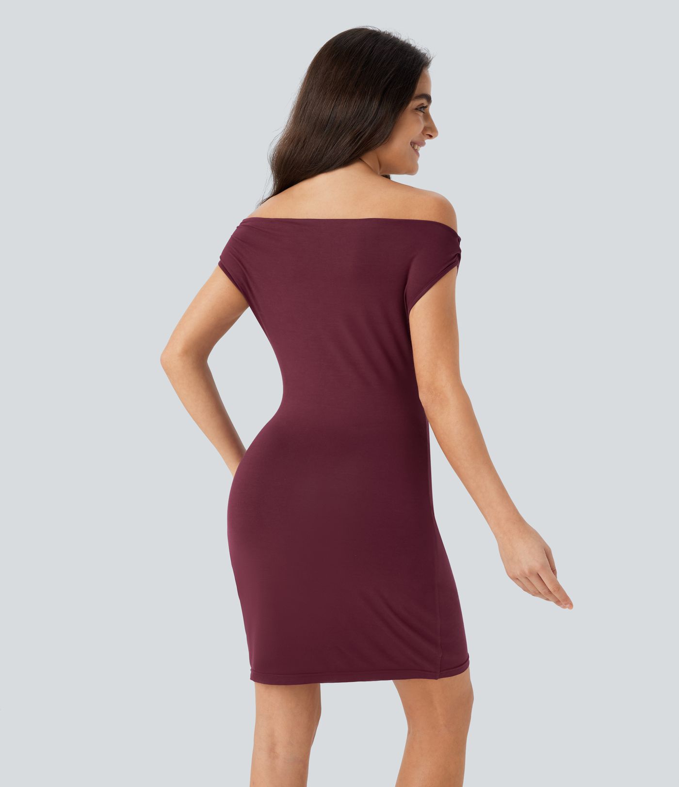 Ärmelloses, figurbetontes Mini-Freizeitkleid mit asymmetrischem Design