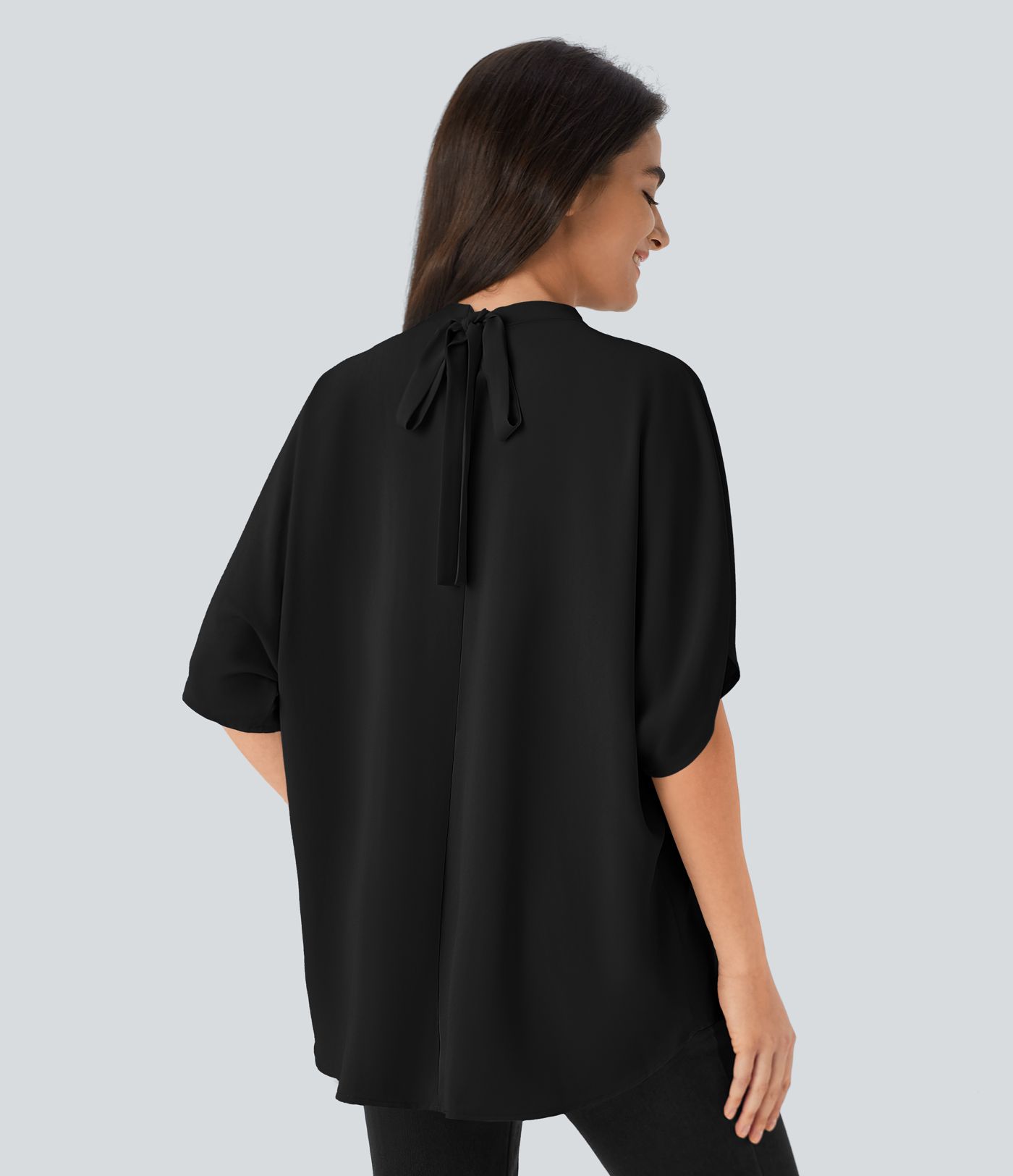 Top gran tamaño cuello alto lazo espalda