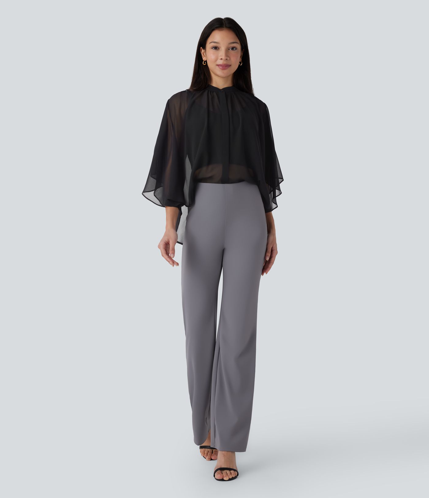 Fließendes, transparentes Arbeitshemd mit Knöpfen