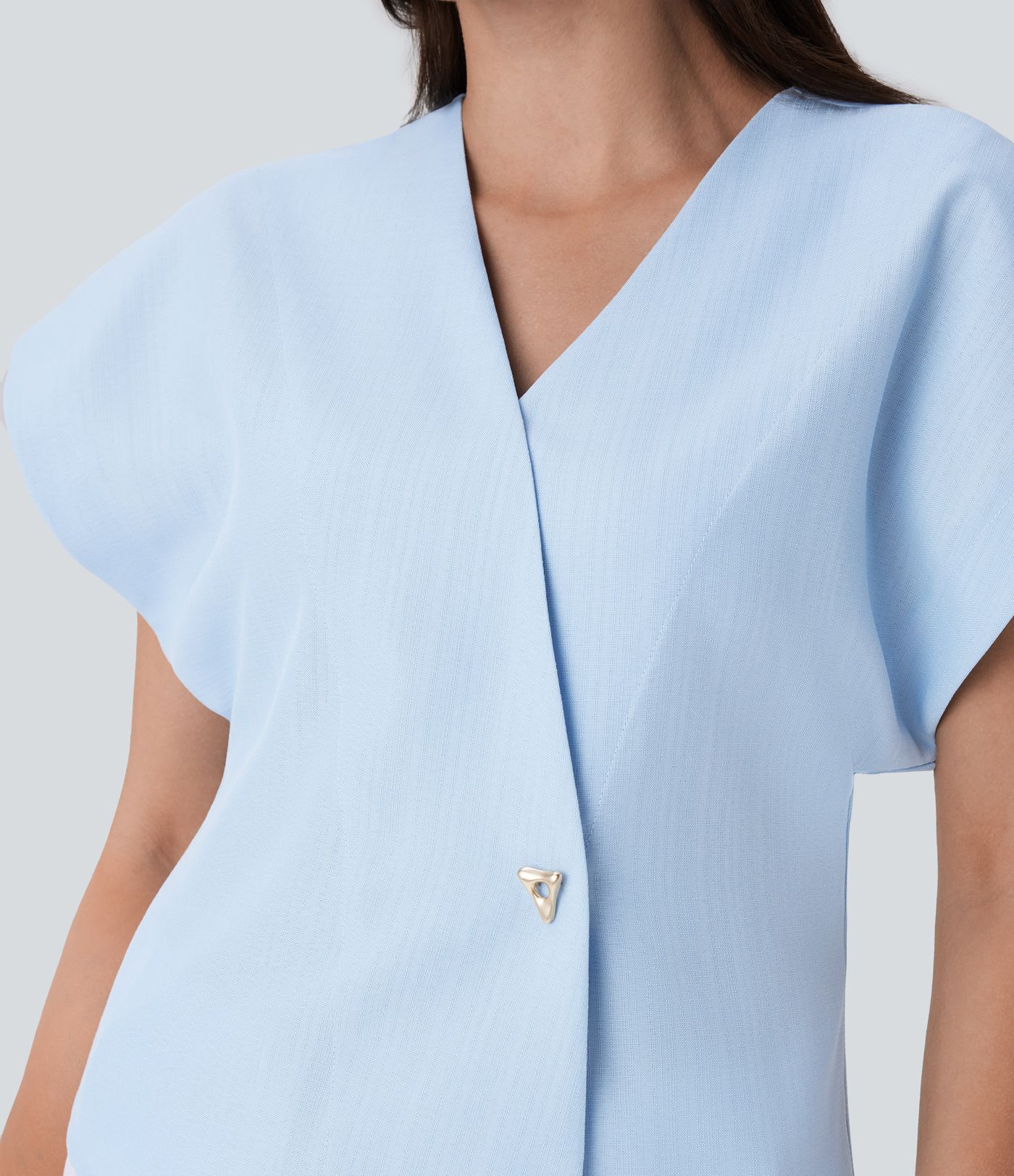 Überkreuztes Arbeitsoberteil mit V-Ausschnitt, Fledermausärmeln und Druckknöpfen