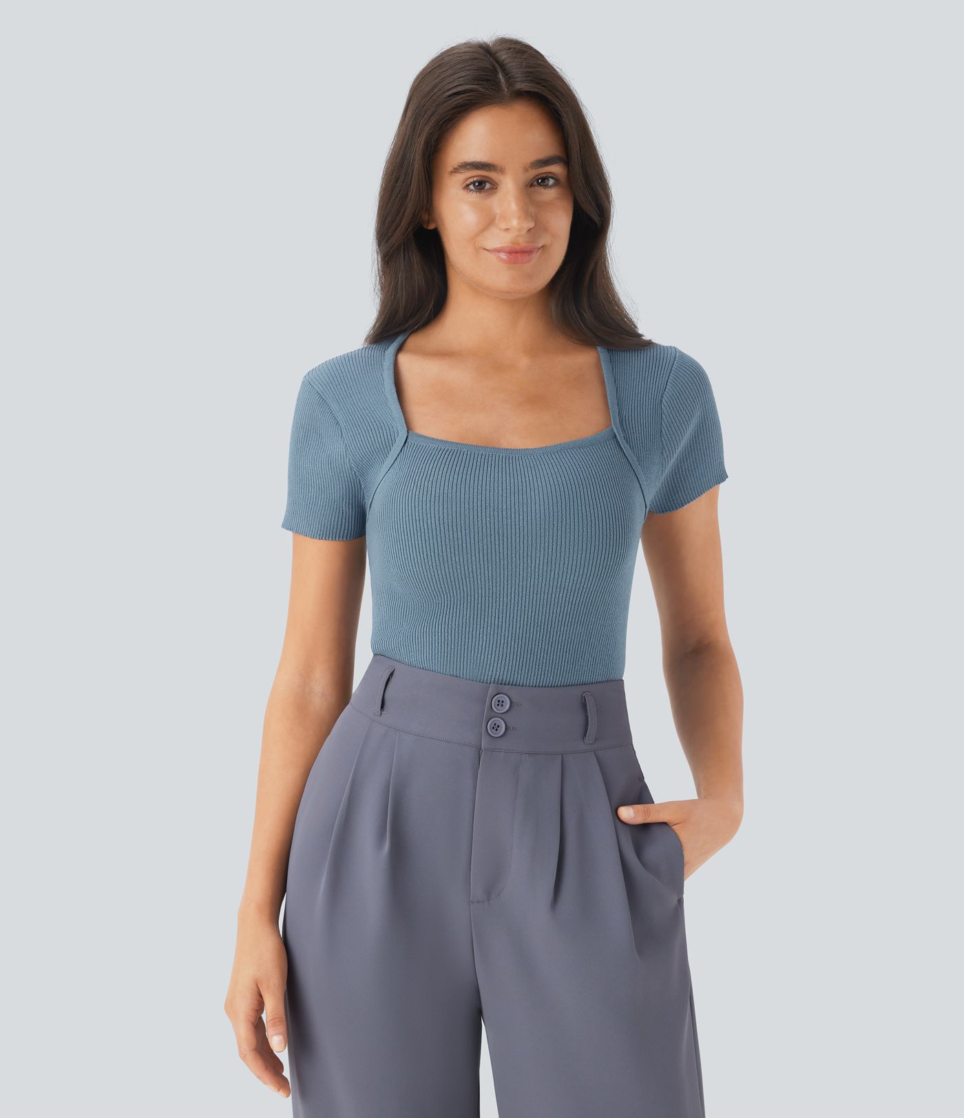 Kurzärmliger Arbeitspullover mit quadratischem Ausschnitt