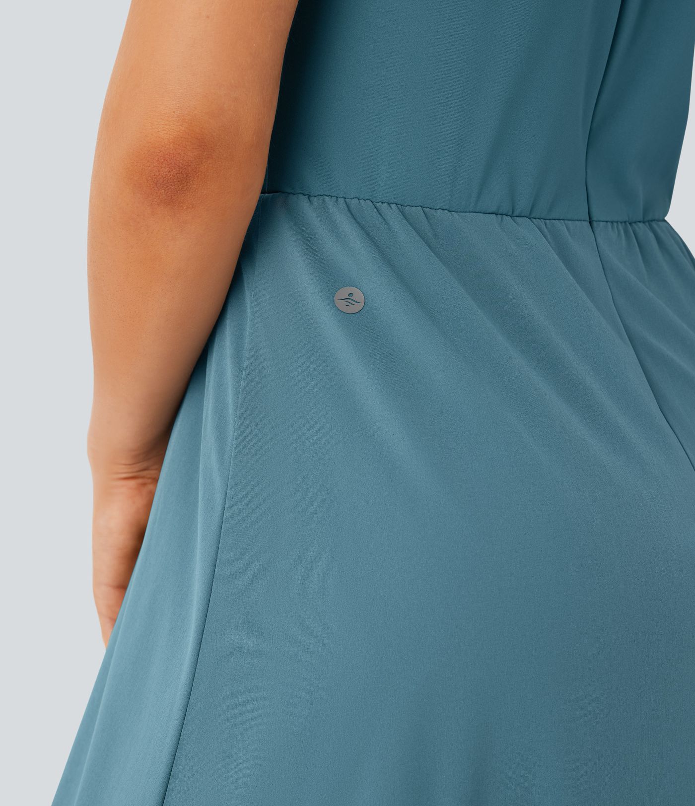 Mono Breezeful™ holgado secado rápido pierna ancha bolsillo lateral cremallera invisible cuello halter