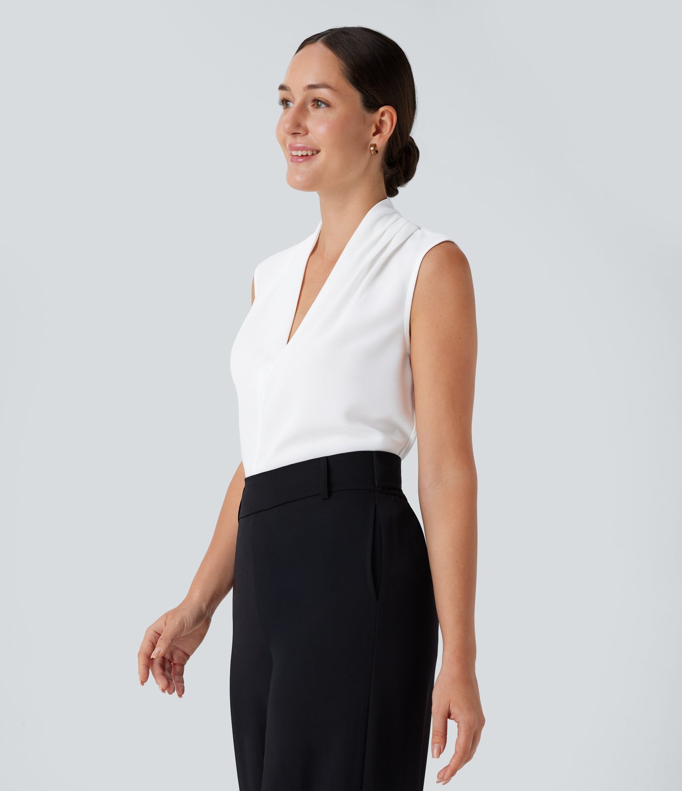 Blouse sans manches col V pour le bureau