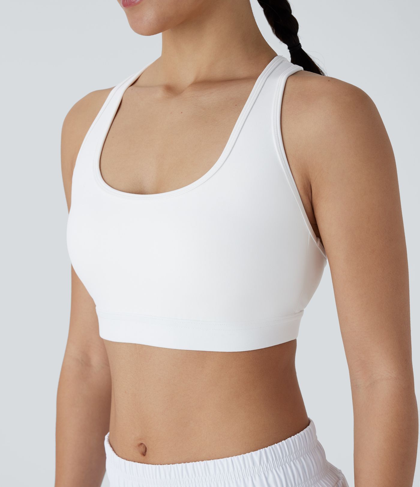 SpeedWave™ - Rückenfreier, perforierter Sport-BH mit mittlerem Support und Racerback - schnelltrocknend