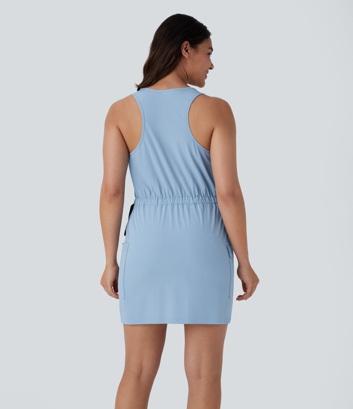 Cargo-Minikleid mit Racerback, Seitentaschen und verstellbarer Schnalle