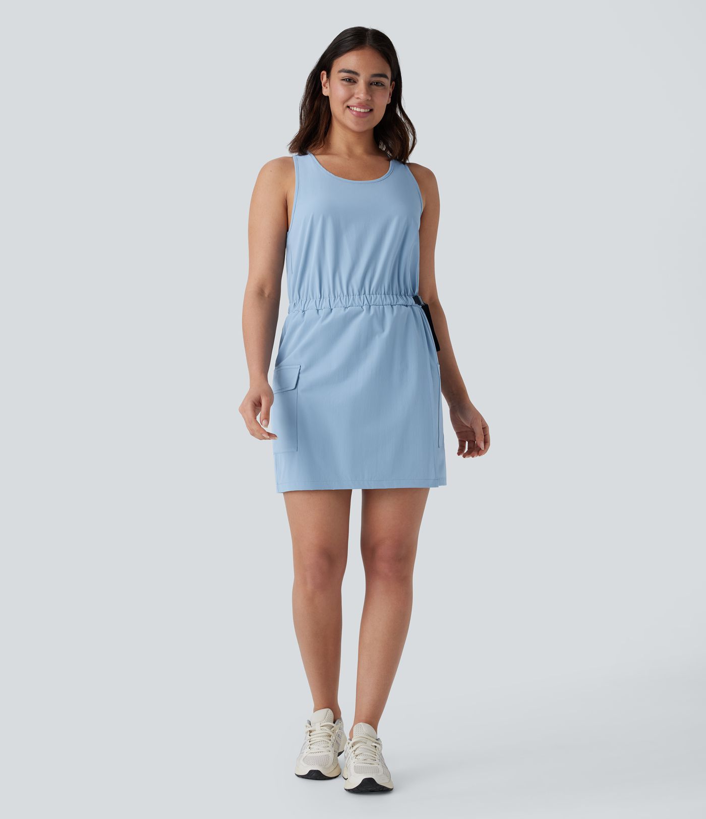 Cargo-Minikleid mit Racerback, Seitentaschen und verstellbarer Schnalle