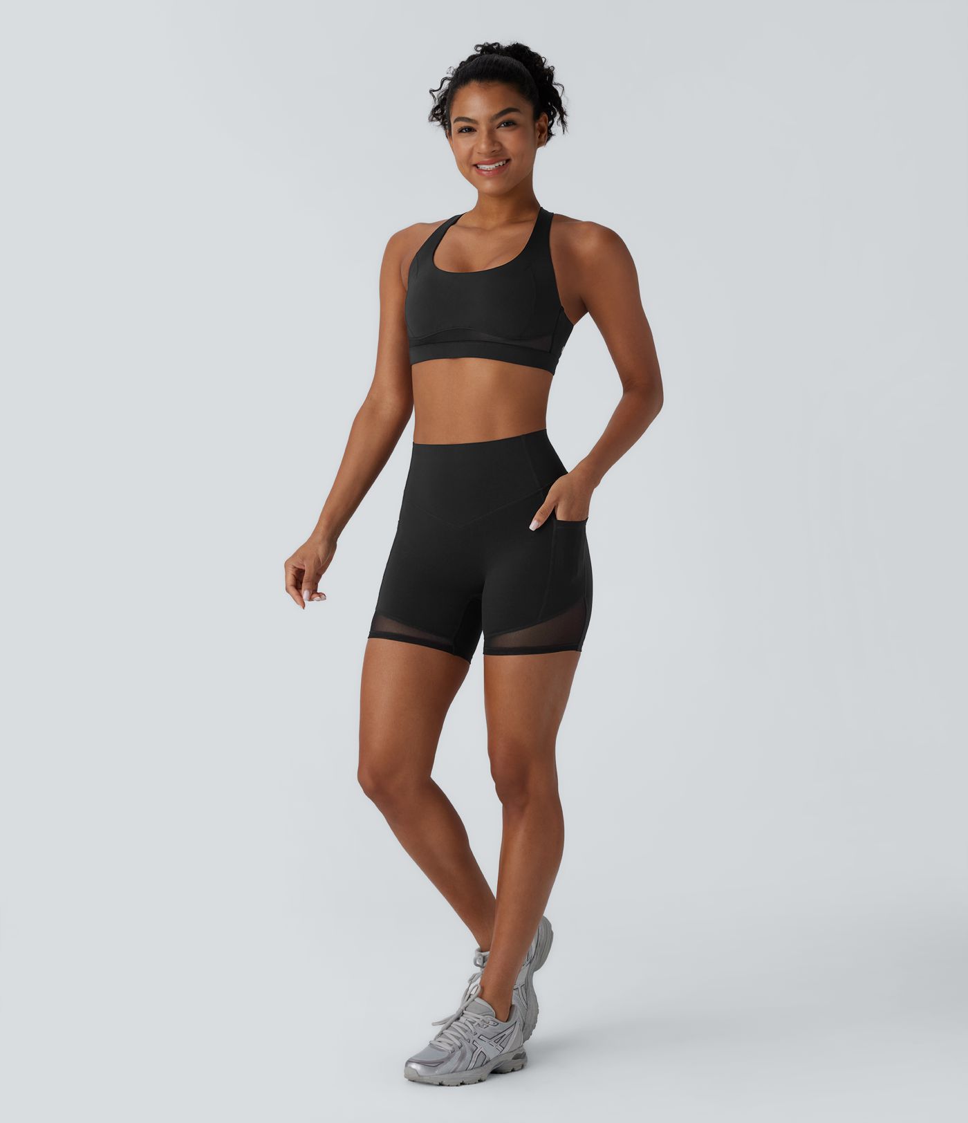 Short cycliste 12,5 cm d'entraînement gainant taille haute avec empiècements résille contrastés et poches Halara UltraSculpt™