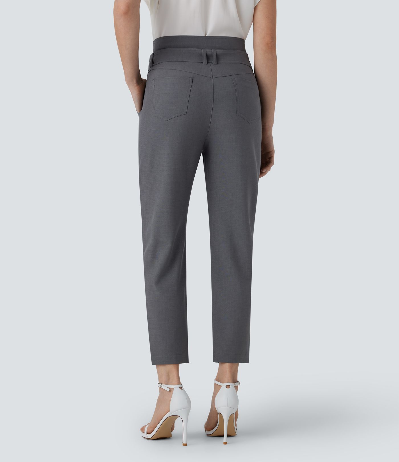 Pantalón tiro medio alto botón cremallera cinturón múltiple bolsillo