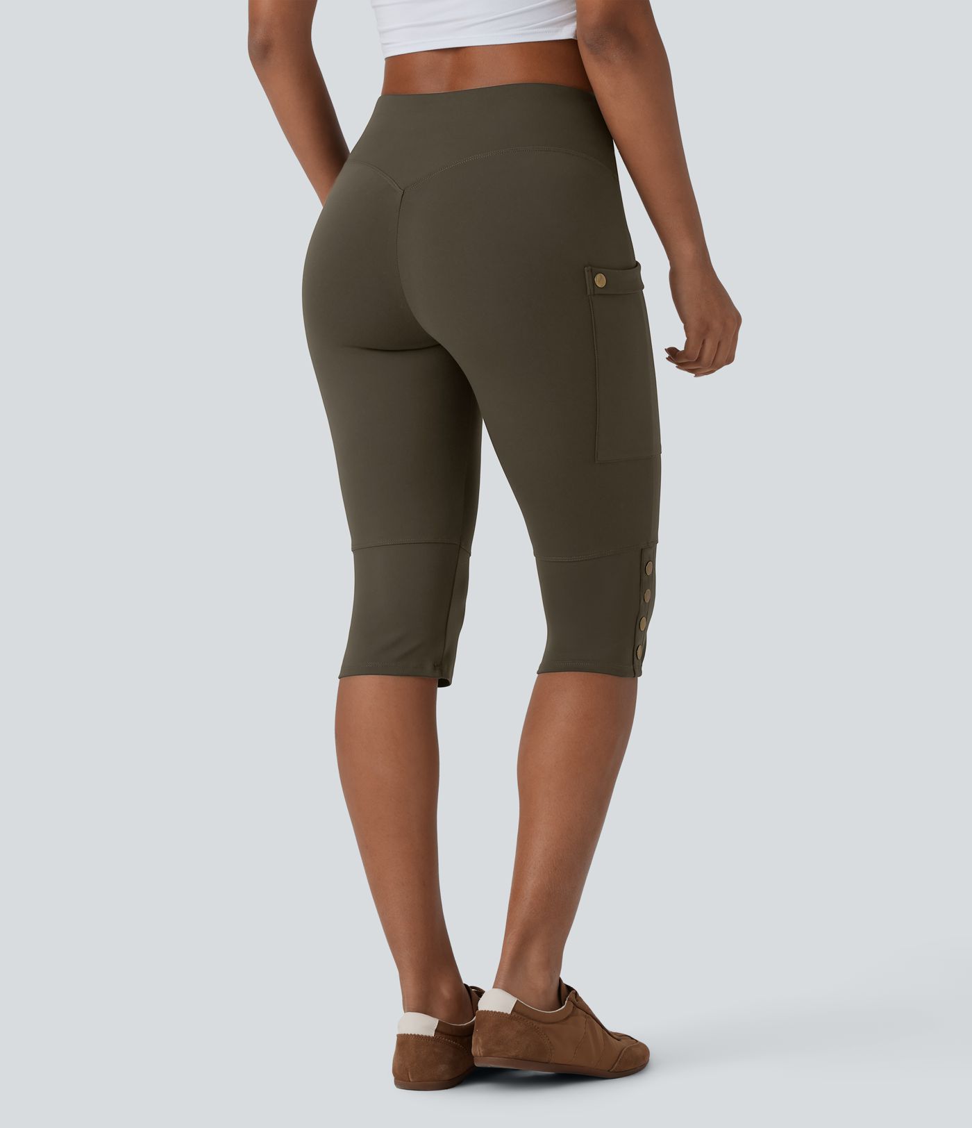 Shorts casuales ajustados moldeadores de abdomen y tiro alto, con bolsillos y botones decorativos 