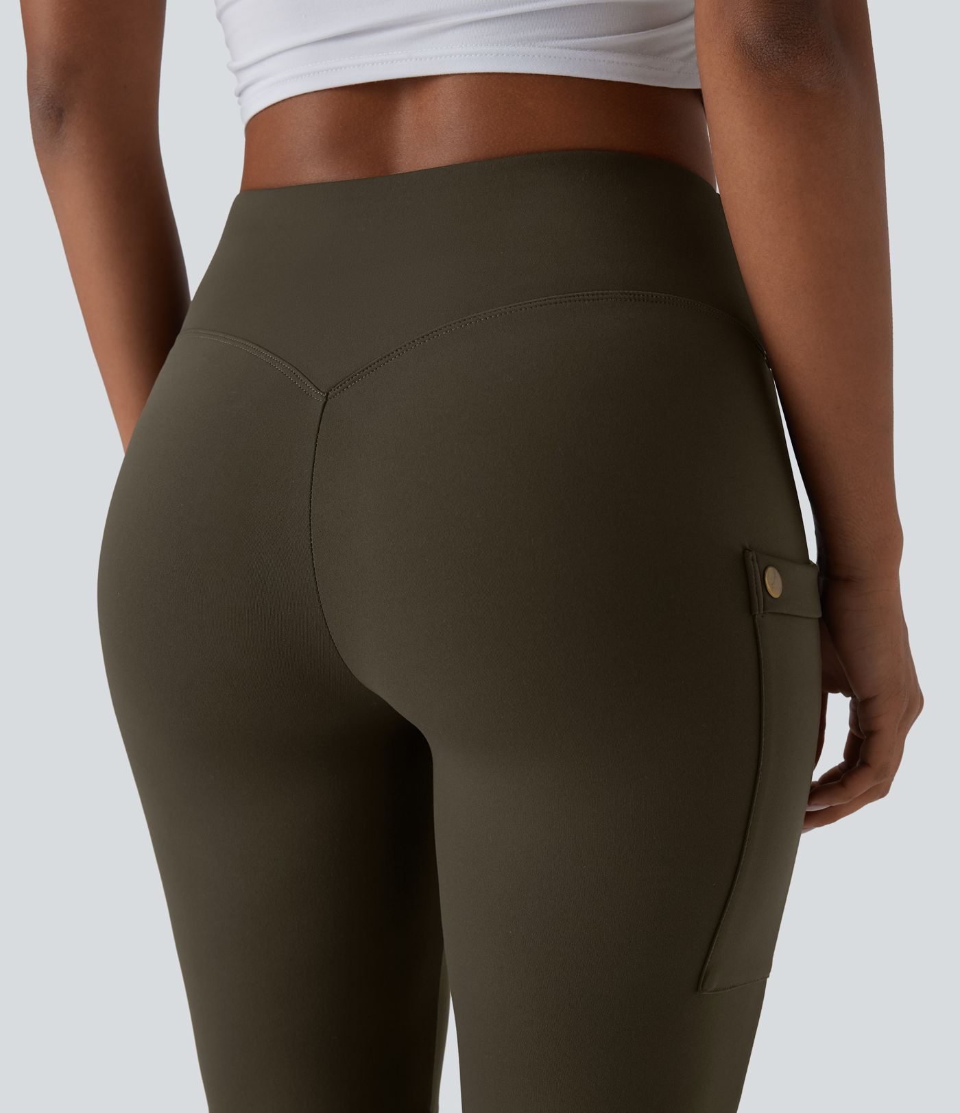 Shorts casuales ajustados moldeadores de abdomen y tiro alto, con bolsillos y botones decorativos 