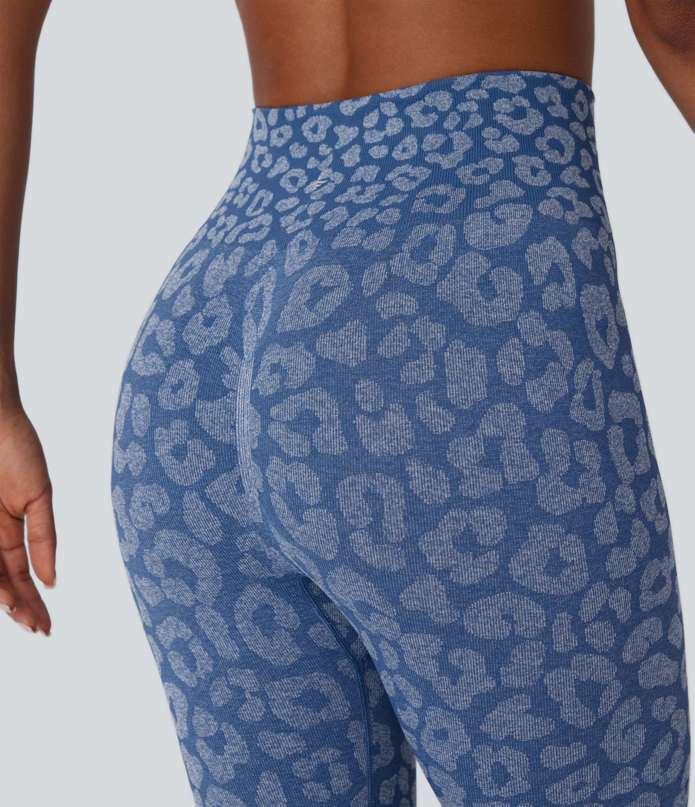OneForm Seamless Flow High Waisted Leopard 7/8 Yoga Leggings