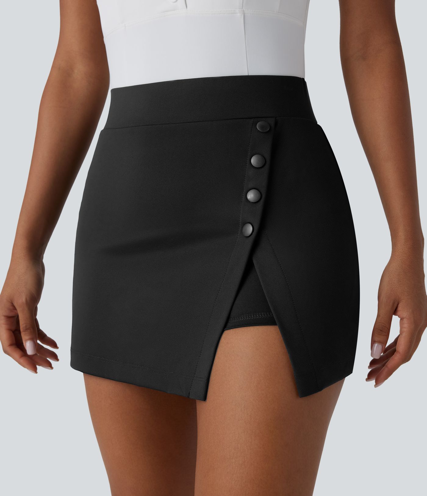 Jupe-short de golf mini taille haute 2-en-1 fendue à boutons décoratifs avec poche latérale séchage rapide - Poche pour tee de golf - UPF40+